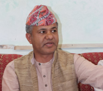कांग्रेसले कारबाही गरेपछि मल्लले त्यागे सांसद पद